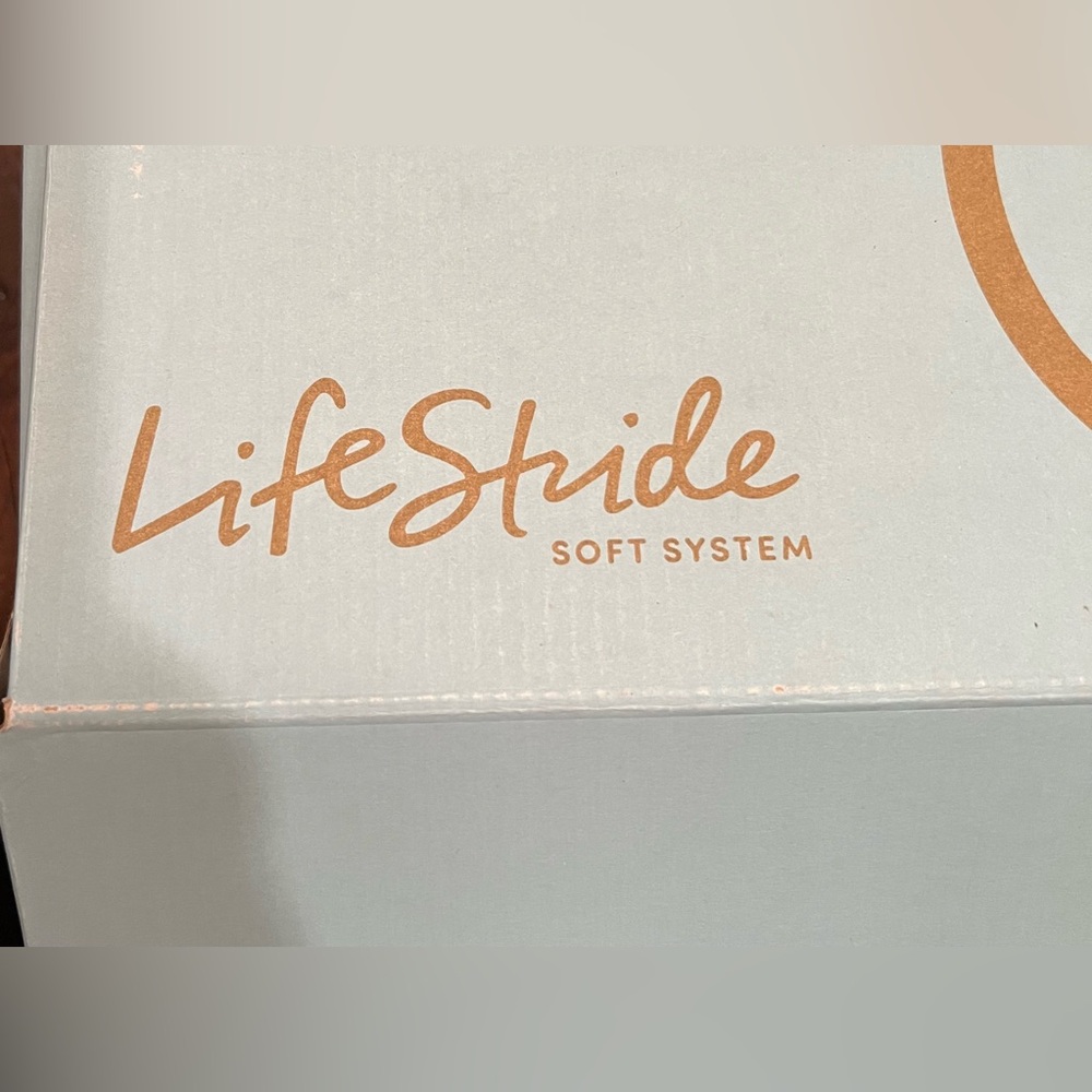 Life Stride - New In Box - 8 Wide - Yolo Red Wedge Sandle - Picture 2 of 10